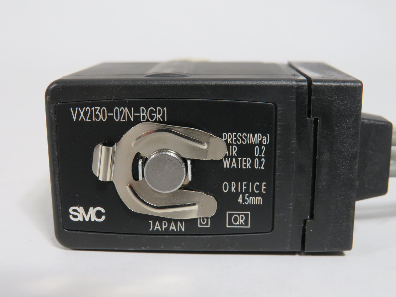 SMC VX2130-02N-BGR1 Solenoid Valve 24V@50/60Hz 26V@60Hz 1/4" NPT SHELF WEAR NOP