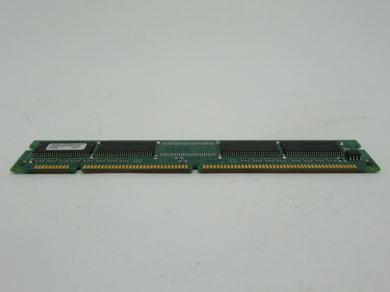 Avant Technology AVE6432U39A3133E5-A-03 SDRAM Memory Module 256MB 133Mhz USED