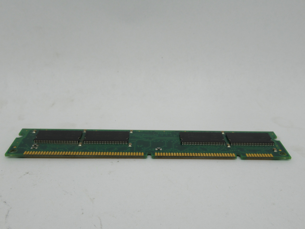 Avant Technology AVE6432U39A3133E5-A-03 SDRAM Memory Module 256MB 133Mhz USED