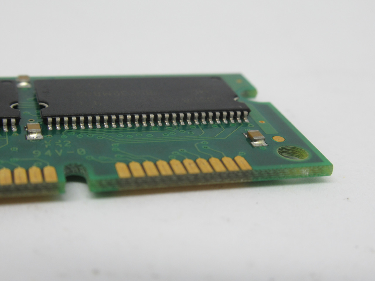 Avant Technology AVE6432U39A3133E5-A-03 SDRAM Memory Module 256MB 133Mhz USED