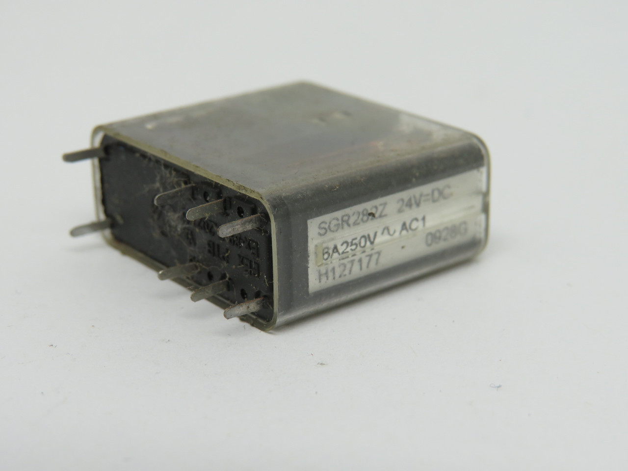 Elesta SGR282Z Relay 24VDC 6A 250V 8-Pin USED