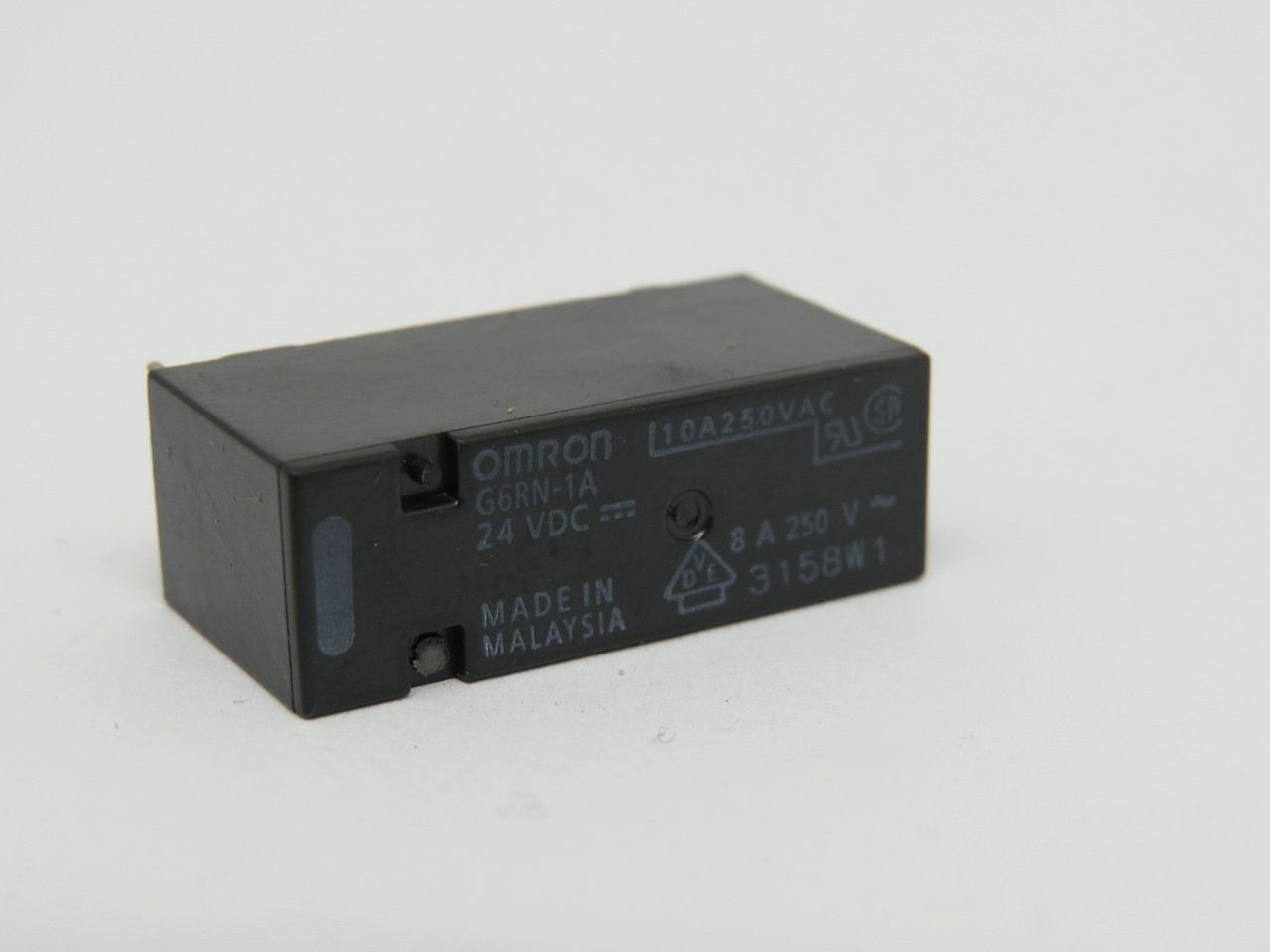 Omron G6RN-1A24VDC Relay 24VDC 8A 250V 4-Pin USED