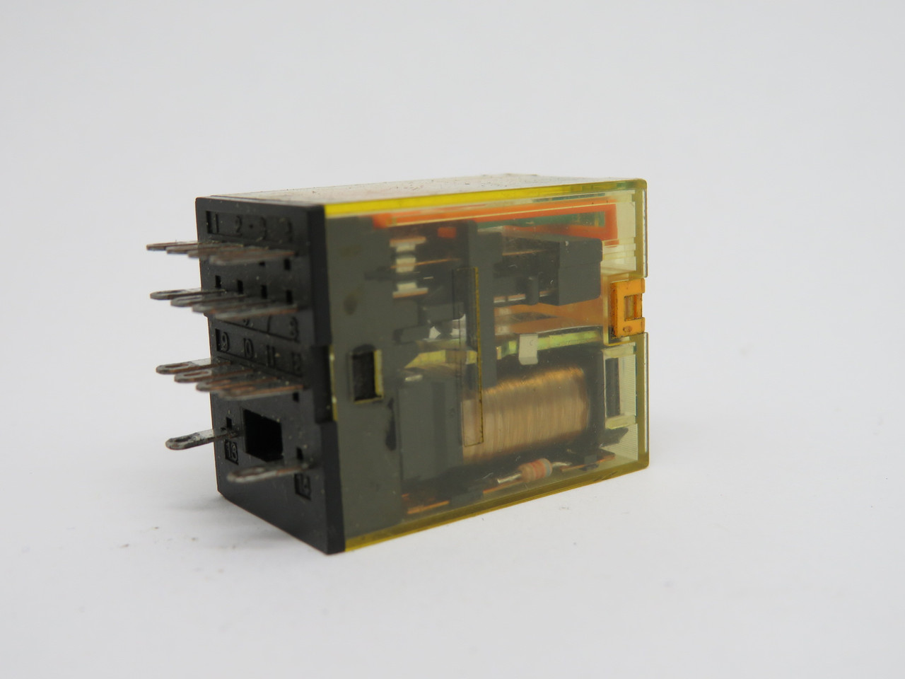 Idec RU4S-D24 Relay 24VDC 6A 250VAC 14-Blade USED