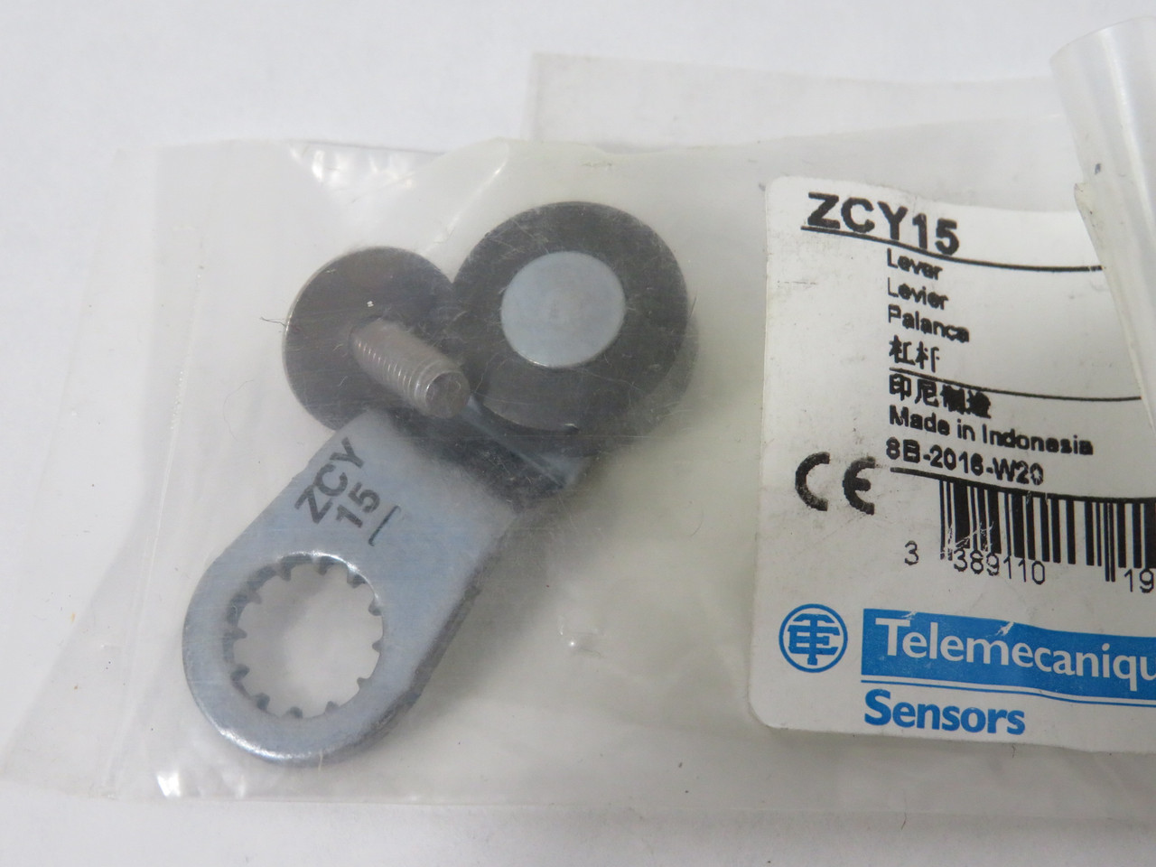 Telemecanique ZCY15 Limit Switch Lever Roller Head NWB