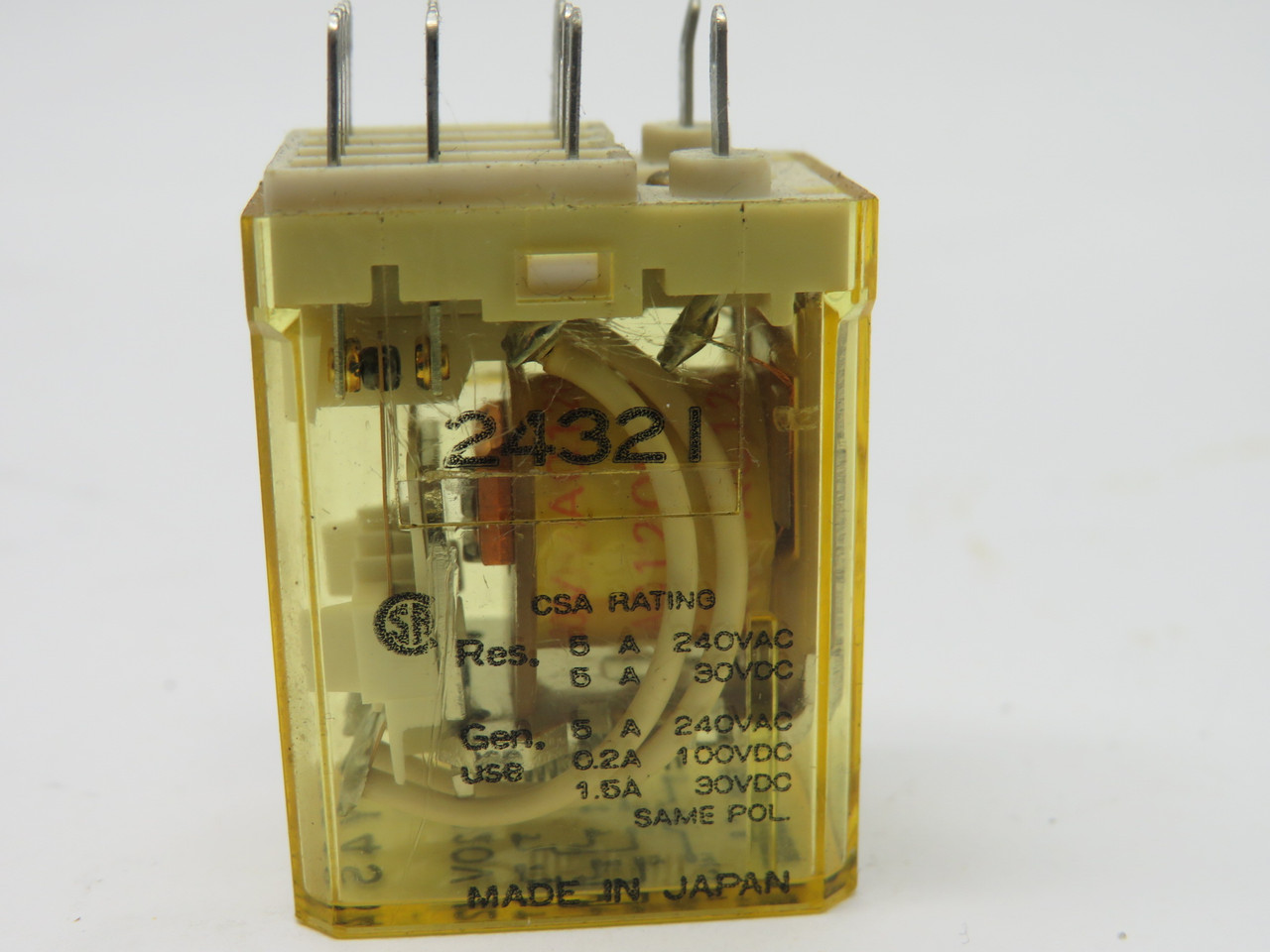 Idec RY4S-U-AC120V Relay 120V 240VAC 5A 14 Pin USED