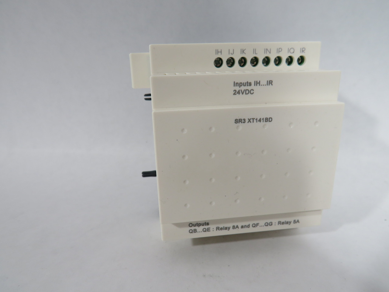 Schneider Electric SR3XT141BD Discrete I/O Expansion Module 14 I/O 24VDC NEW