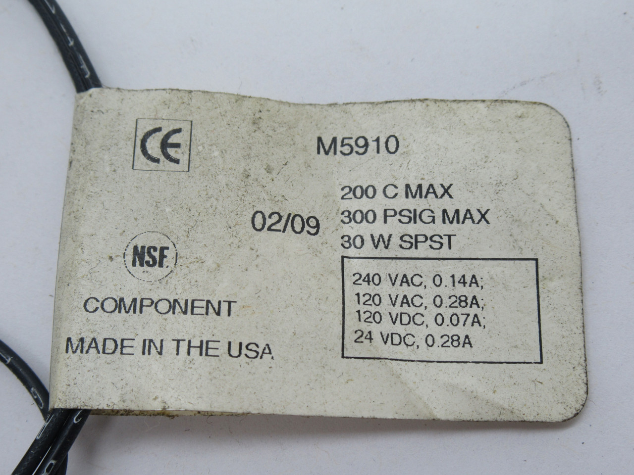 Madison M5910 Side Mounted Level Switch 1/2"x1/4" NPT 300PSI 240V SHELF WEAR NOP