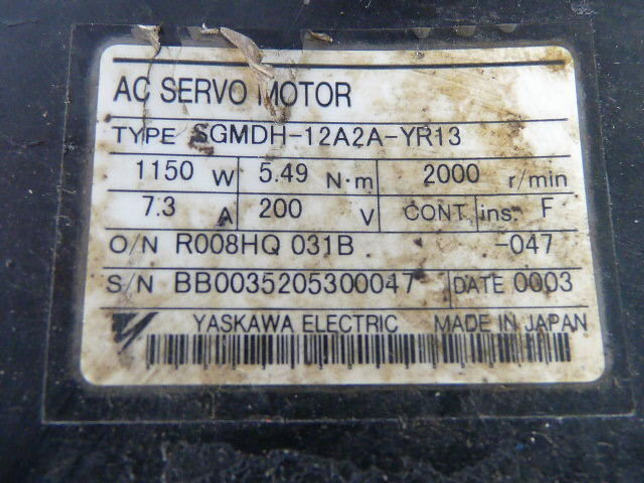 Yaskawa SGMDH-12A2A-YR13 AC Servo Motor 2000rpm 200V 5.49Nm 7.3A 1150W USED