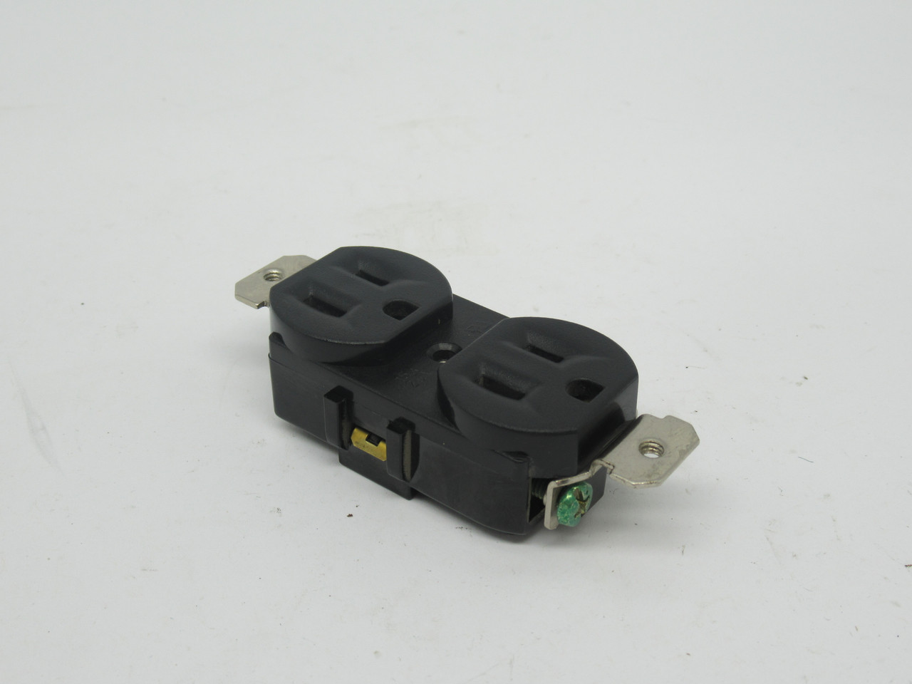 Rong Feng E-06-A Duplex Receptacle 15A 125VAC 3W USED