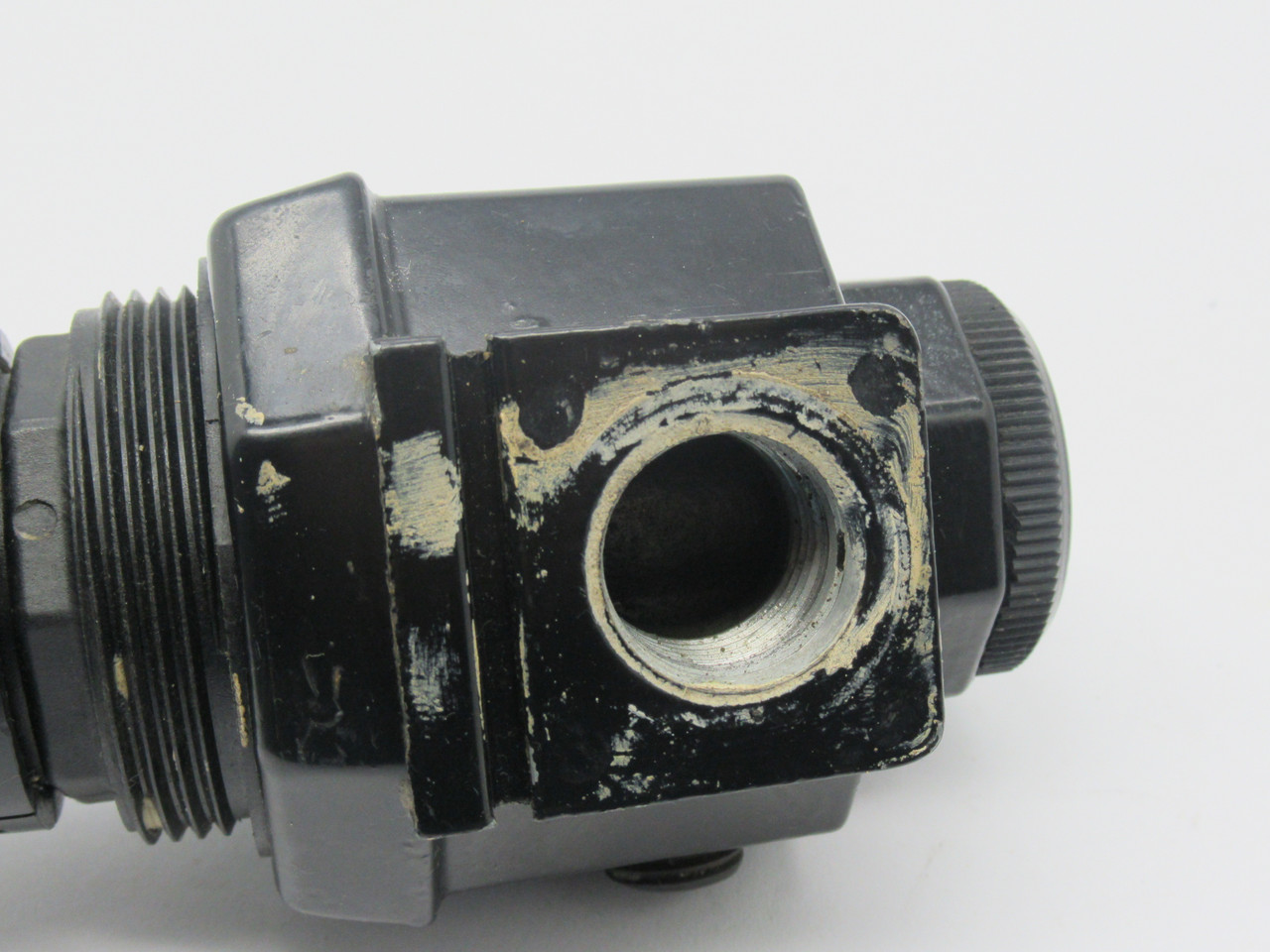 ARO R27241-100 Regulator Relieving Type No Gauge 1/2"Ports Max 200PSI USED