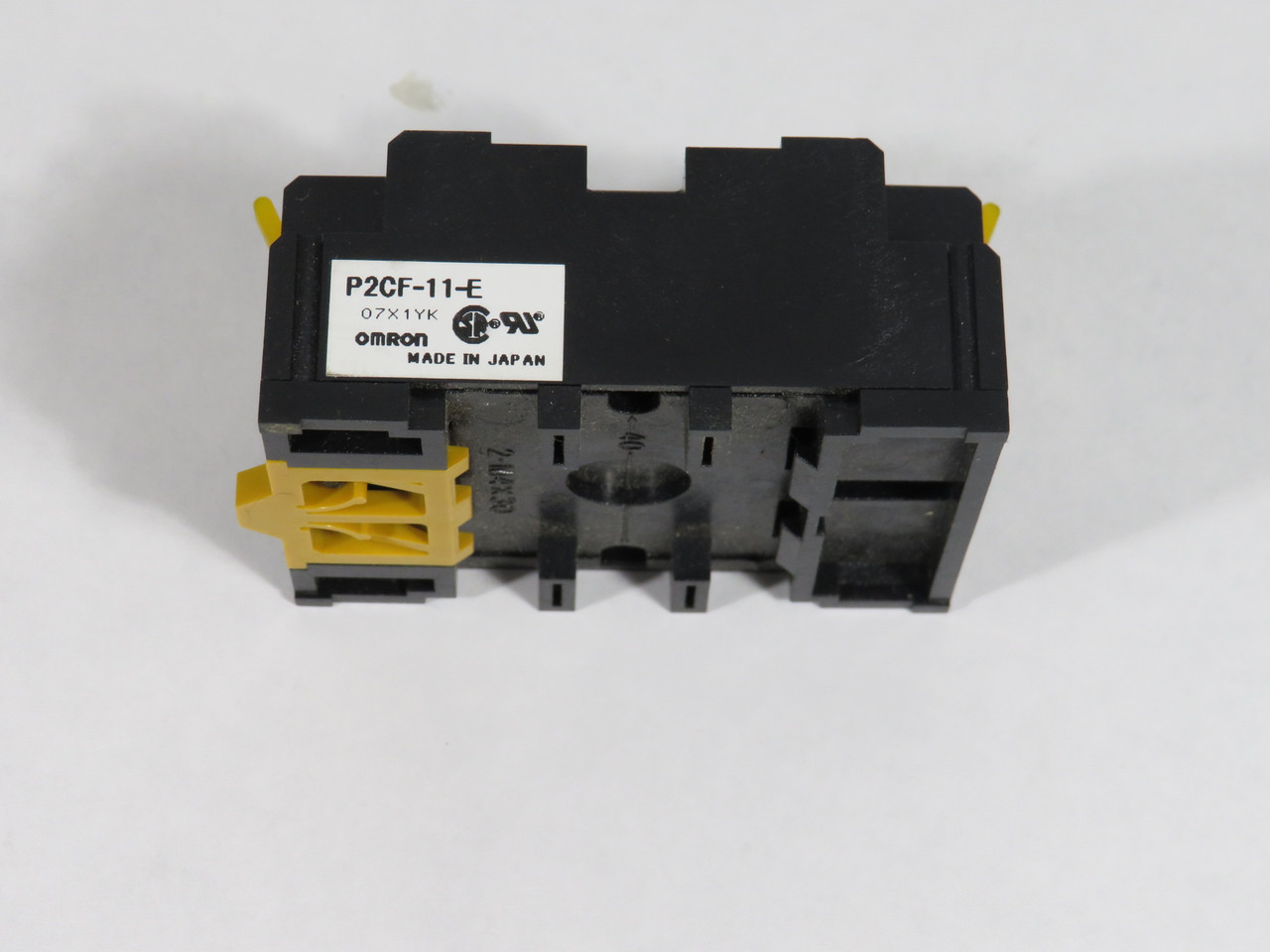 Omron P2CF-11-E Relay Socket 10A 250VAC 11-Pin USED