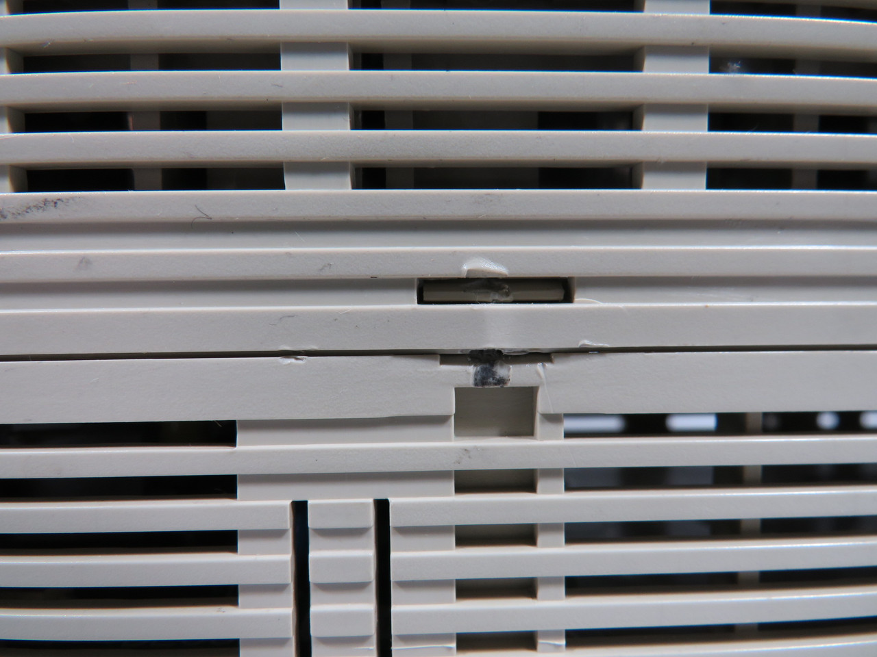 Omron CPM1-30CDR-A Programmable Controller 100-240VAC 50/60Hz SHELF WEAR USED