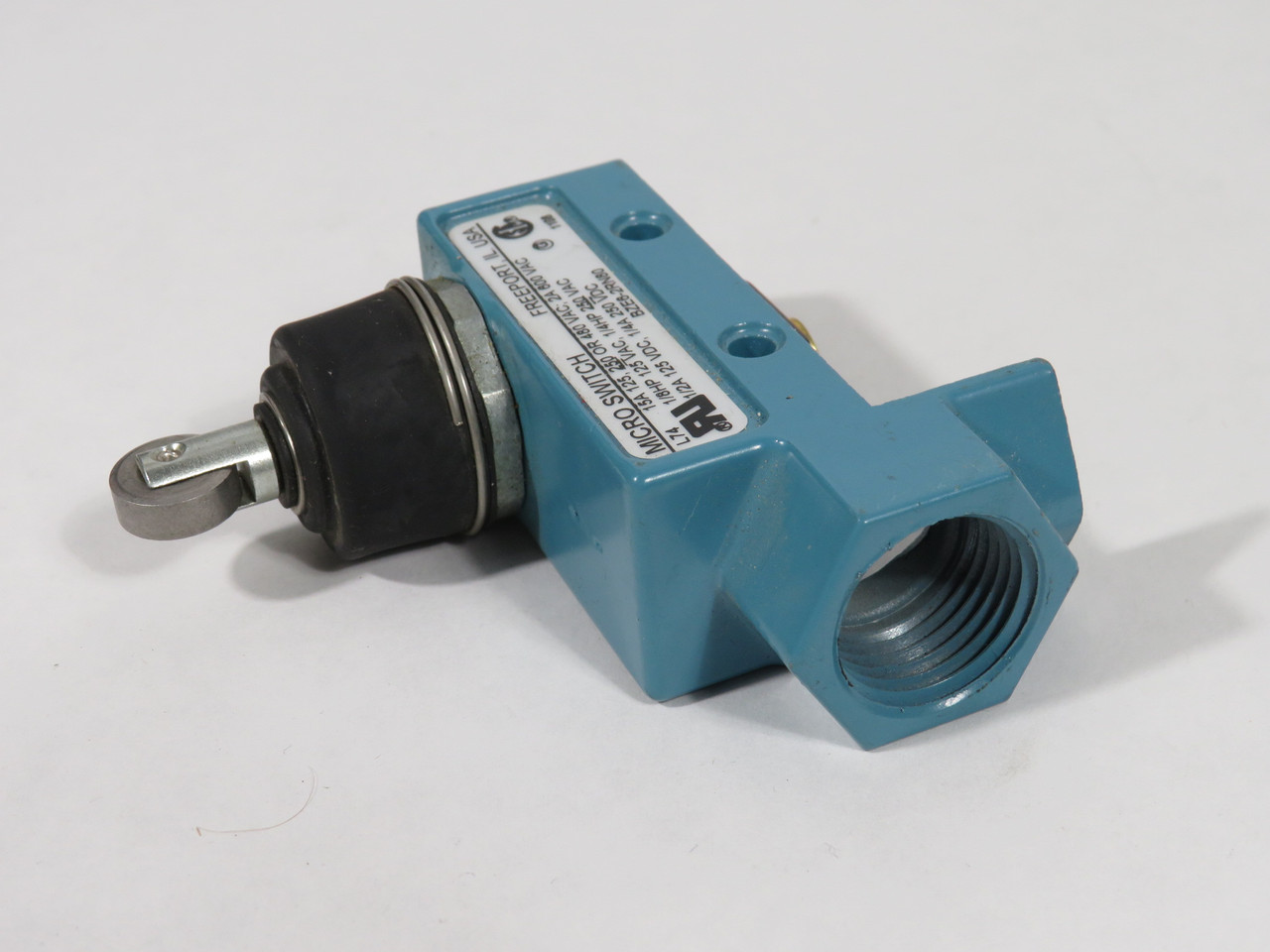 Microswitch BZE6-2RN80 Roller Plunger Limit Switch 600VAC 250VDC NO BASE NOP