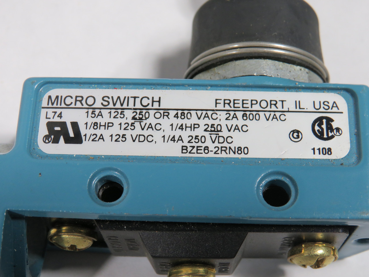 Microswitch BZE6-2RN80 Roller Plunger Limit Switch 600VAC 250VDC NO BASE NOP