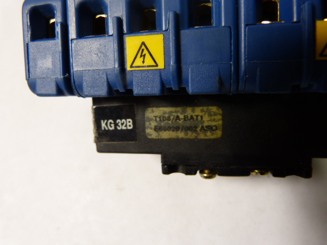 Kraus & Naimer KG32B T108/A-BAT1 Disconnect Switch Base NO HANDLE USED