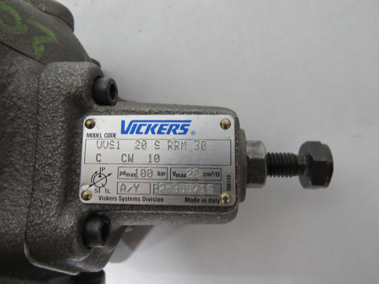 Vickers 02-358716 Vane Pump Inlet 20mm Outlet 27/10mm Steel 100BAR 20cm3/U NOP