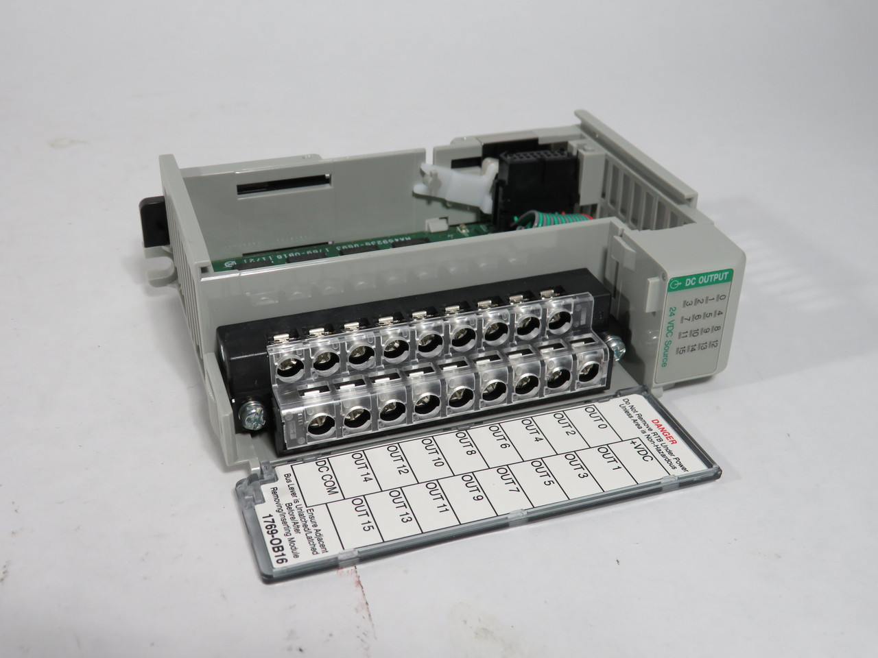 Allen-Bradley 1769-OB16 Series B Output Module 20.4-26.4VDC F/W Rev 3.1 NEW