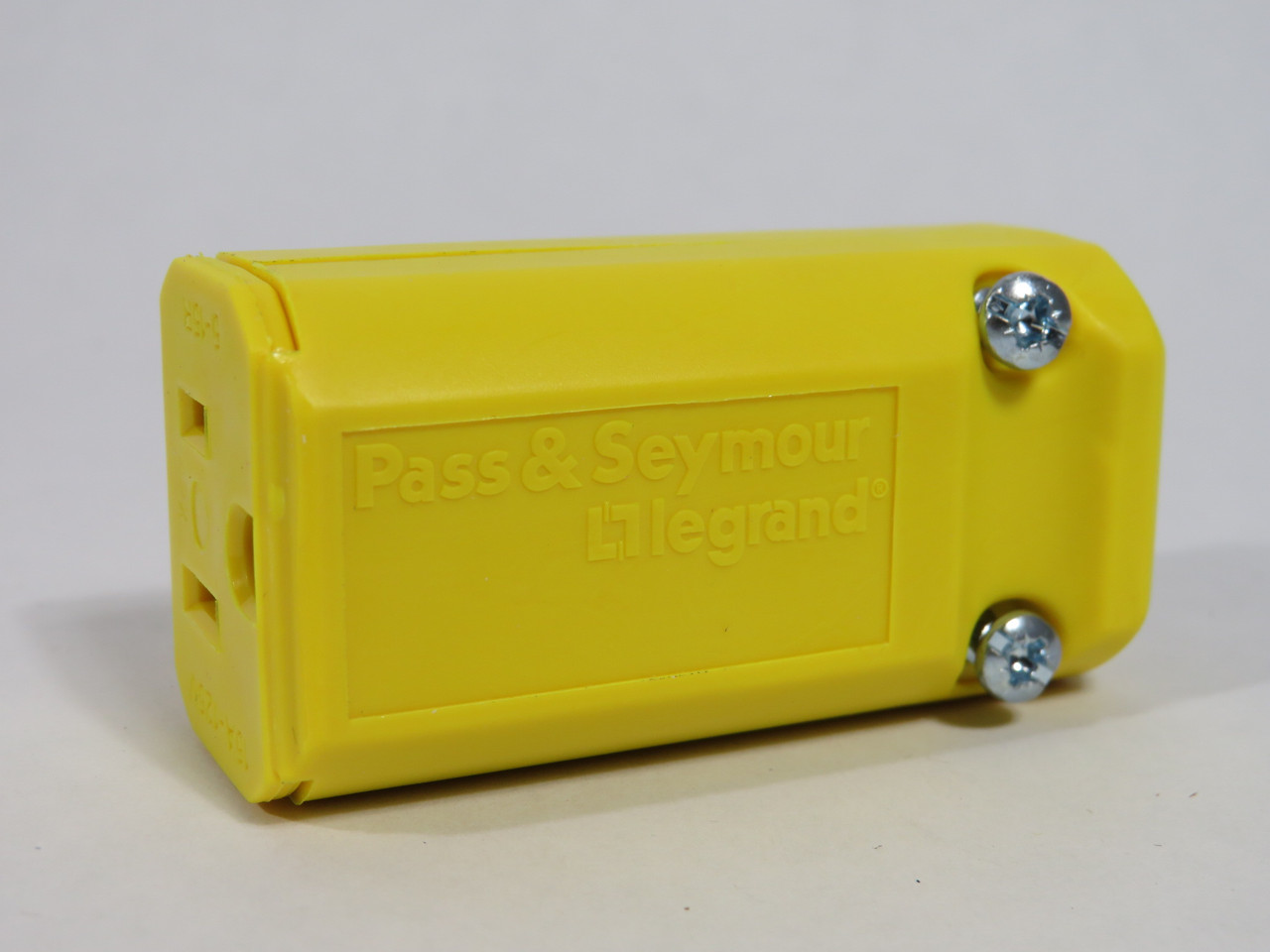 Pass & Seymour Legrand PS5969-Y MaxGrip Connector 15A 125V 3W 2P NEMA L5-15R NEW