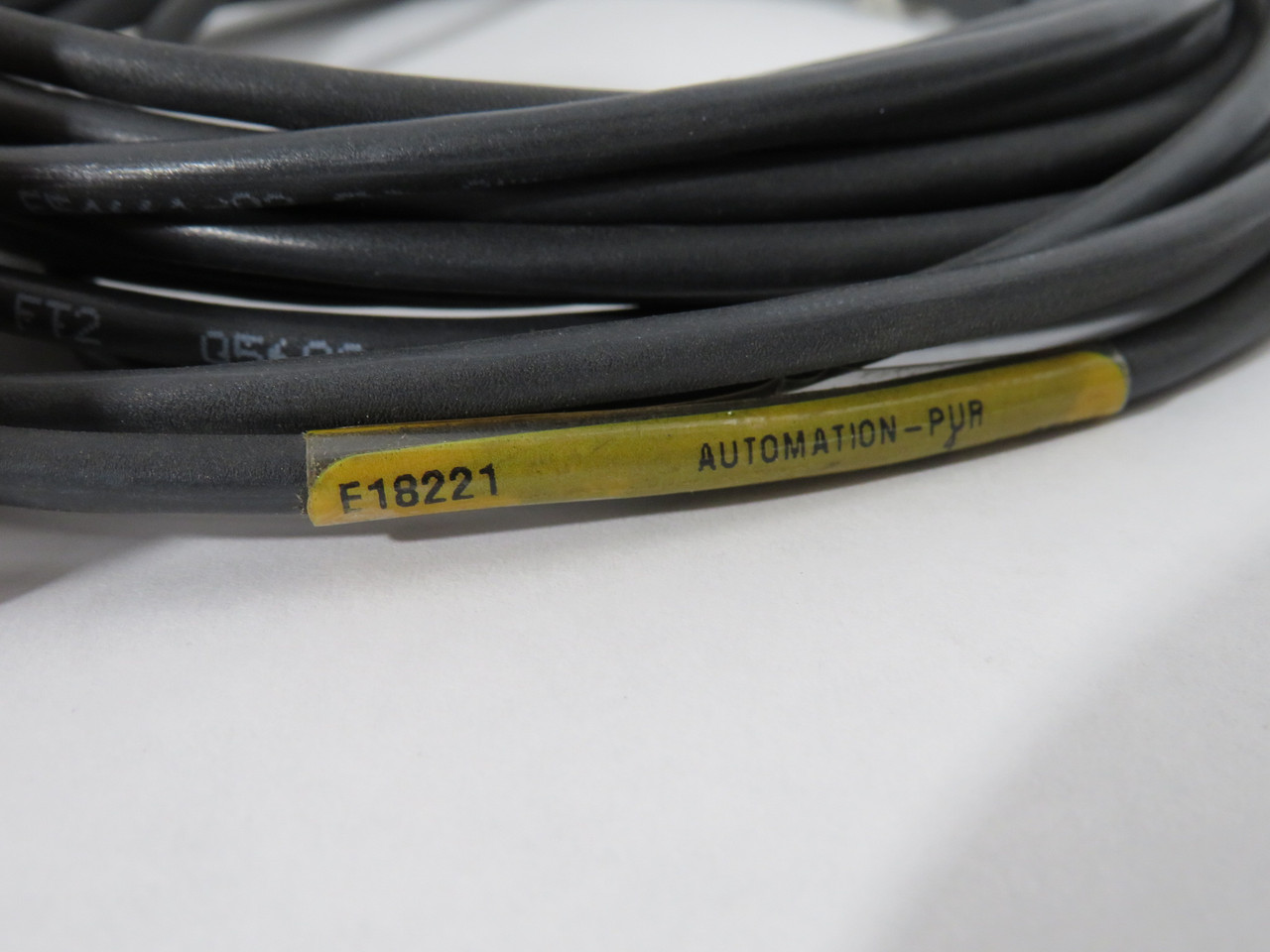 IFM Efector E18221 3 Wire Straight Pico Connector 60VAC 75VDC 5m USED