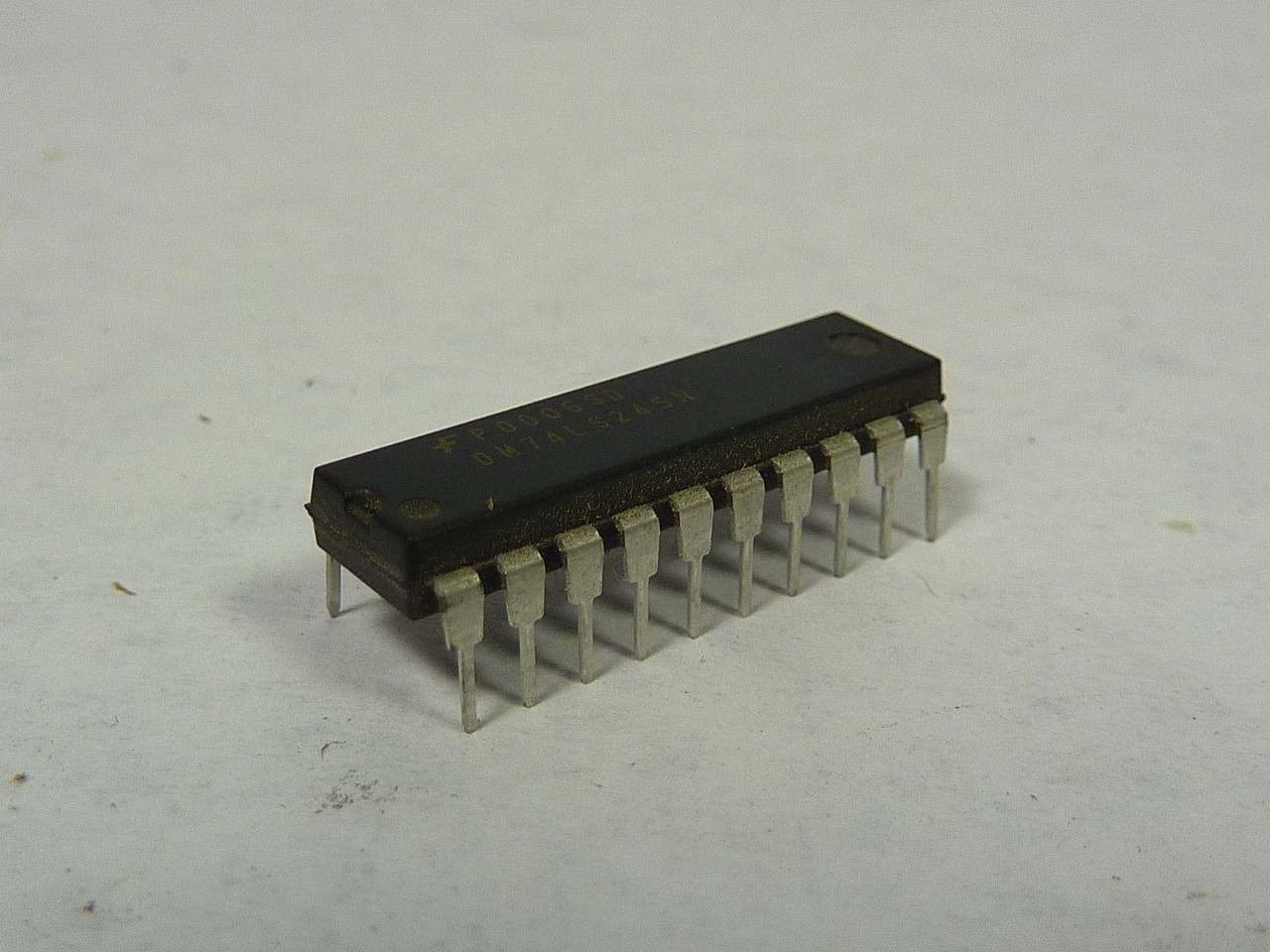 Fairchild DM74LS245N IC Chip 20-Pin NOP
