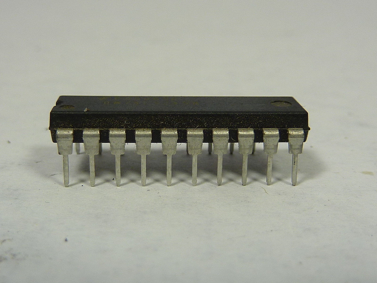 Fairchild DM74LS245N IC Chip 20-Pin NOP