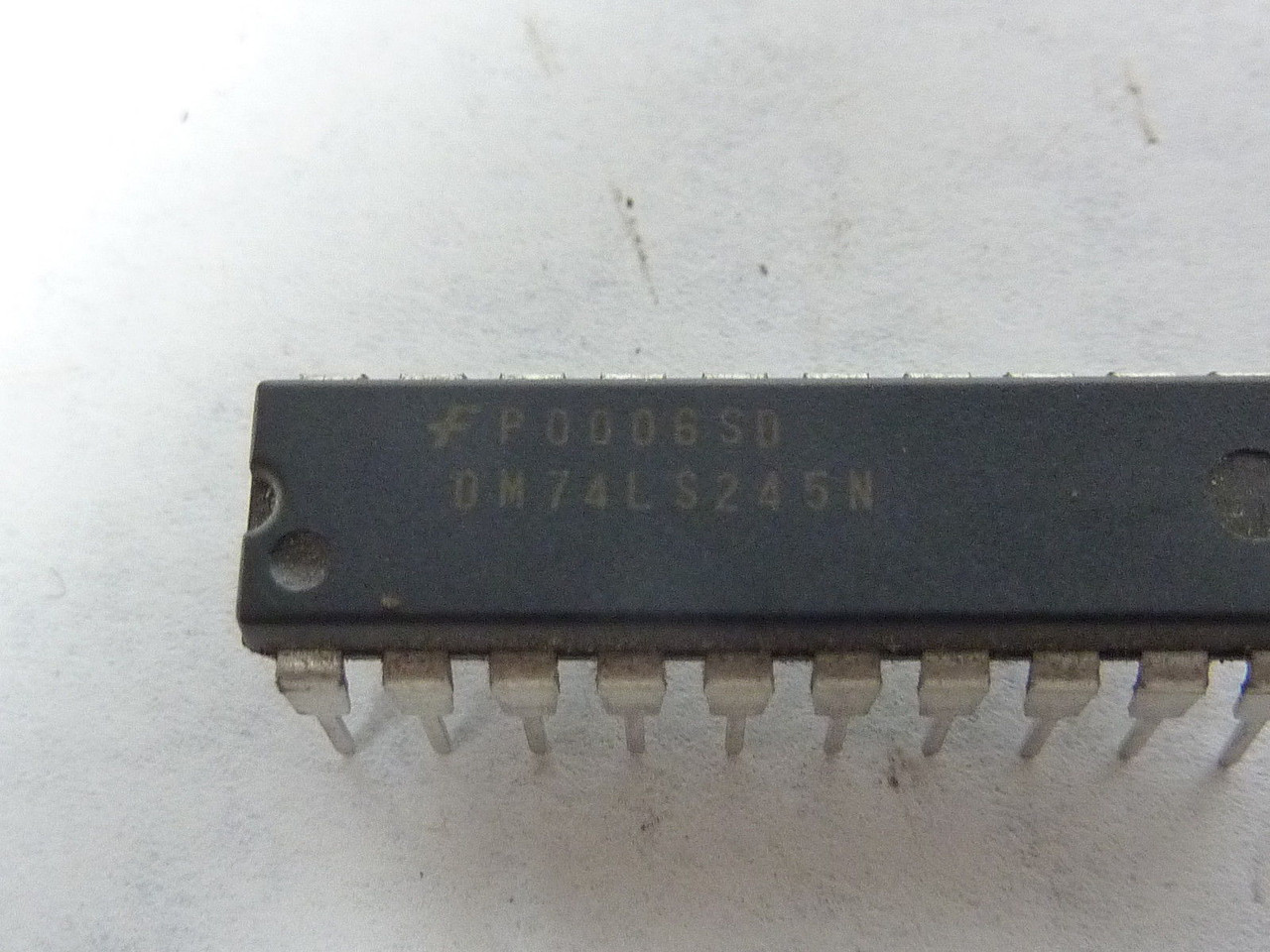 Fairchild DM74LS245N IC Chip 20-Pin NOP
