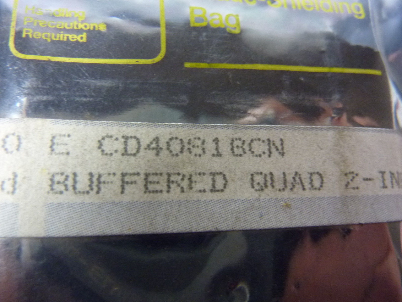 National CD4081BCN Buffered Quad 2 Input 8-Pack NOP