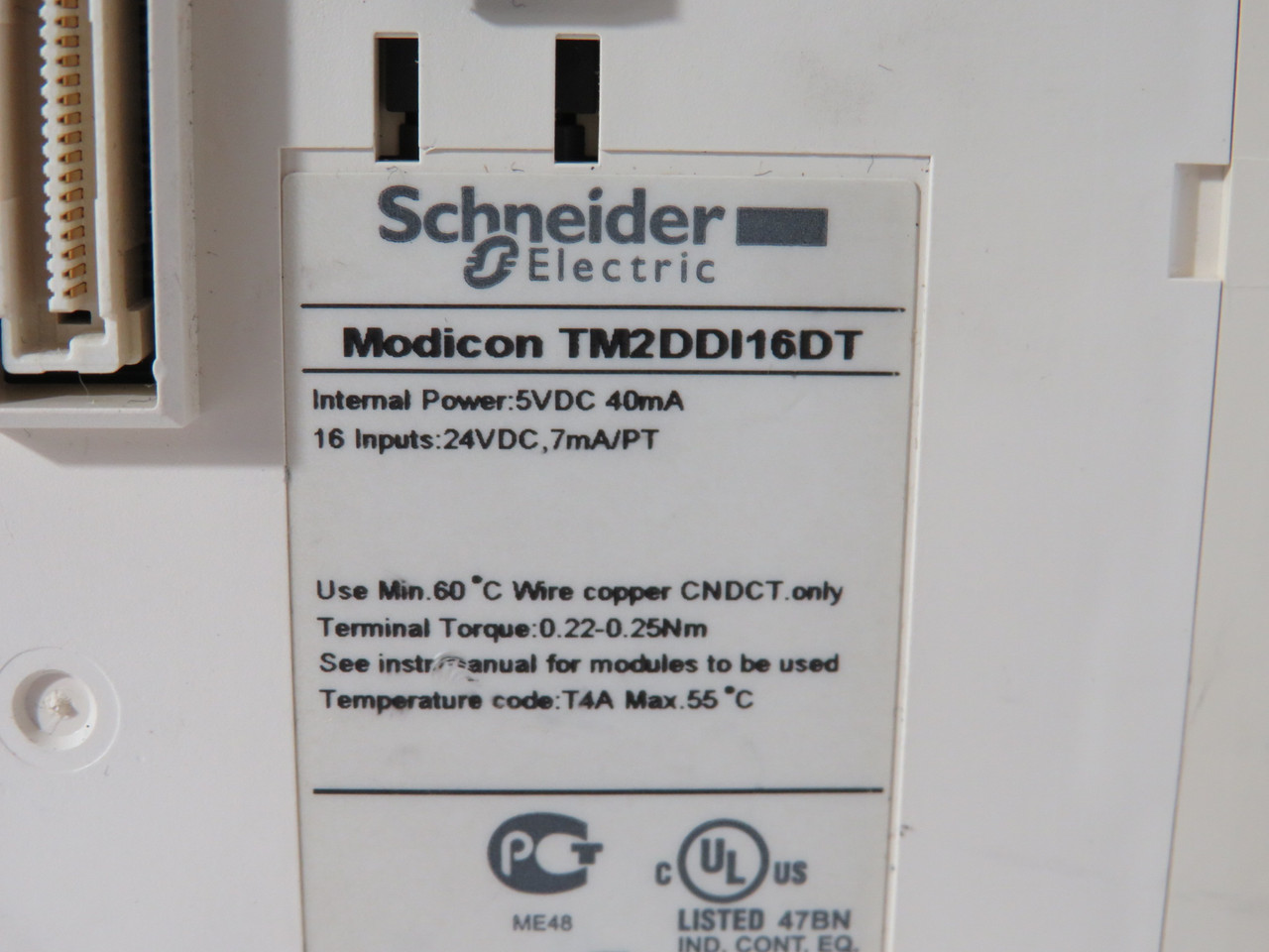 Schneider Electric TM2DDI16DT I/O Expansion Module 16 Input 24DC Case Crack USED