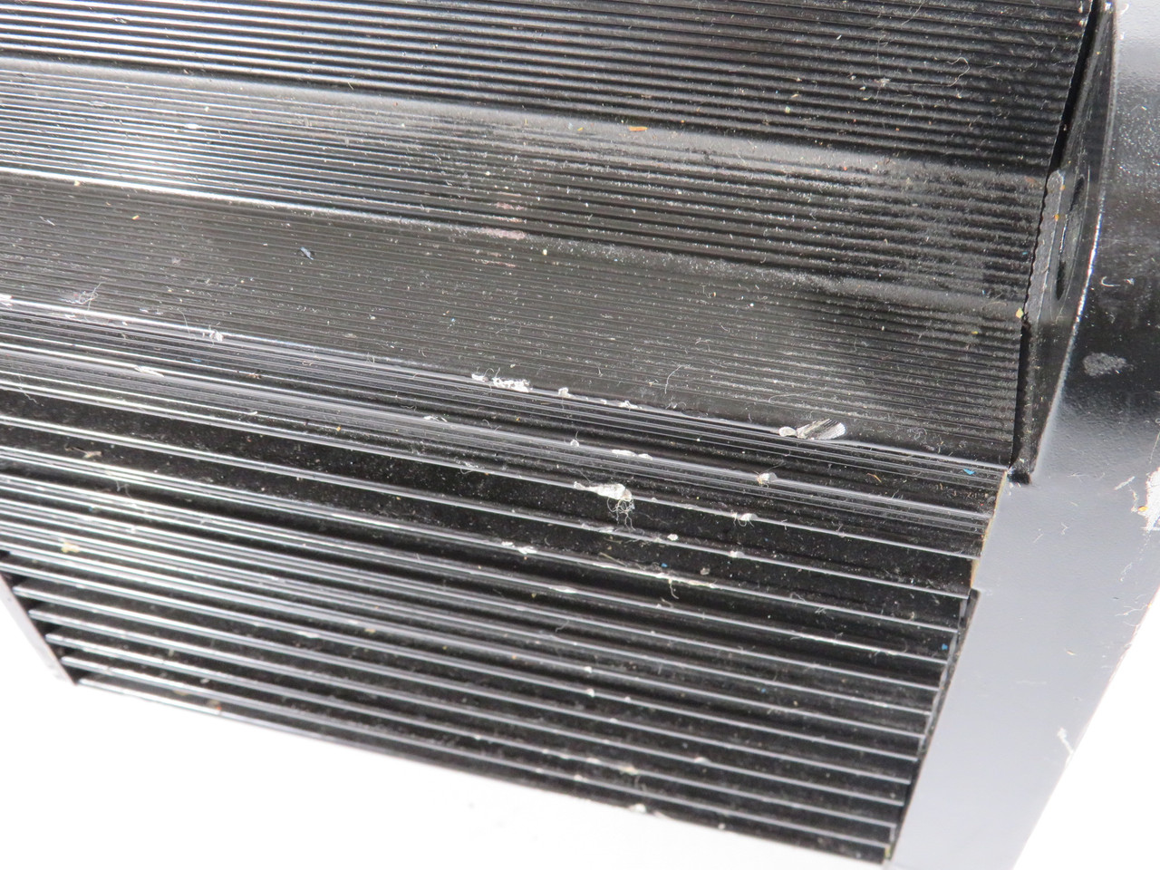 Yaskawa SGMG-44A2AB AC Servo Motor 4400W 1500RPM 28.4Nm 32.8A SHELF WEAR USED