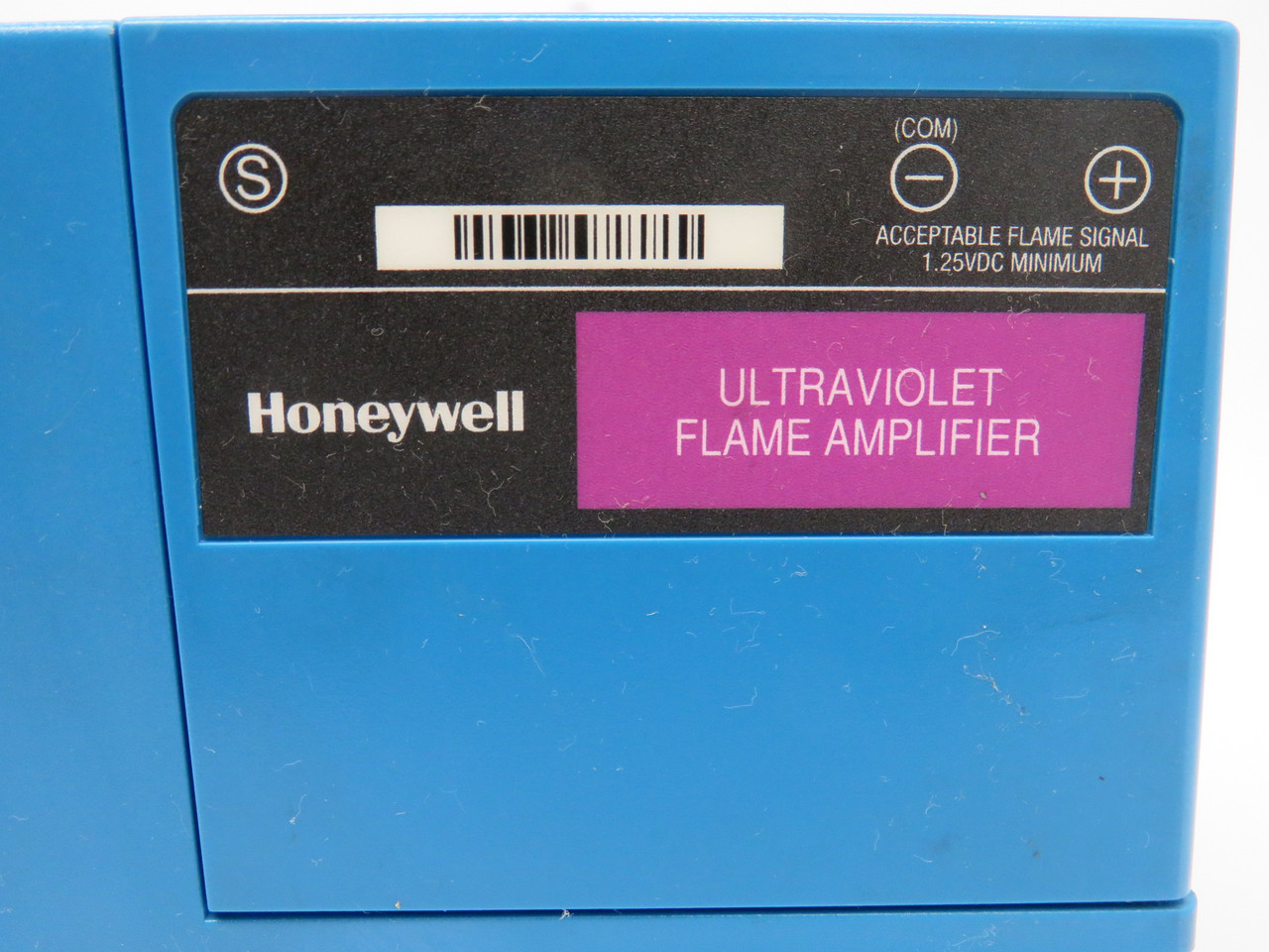 Honeywell RM7895A1014 Burner Control Microprocessor C/W Base HOLE IN BASE USED
