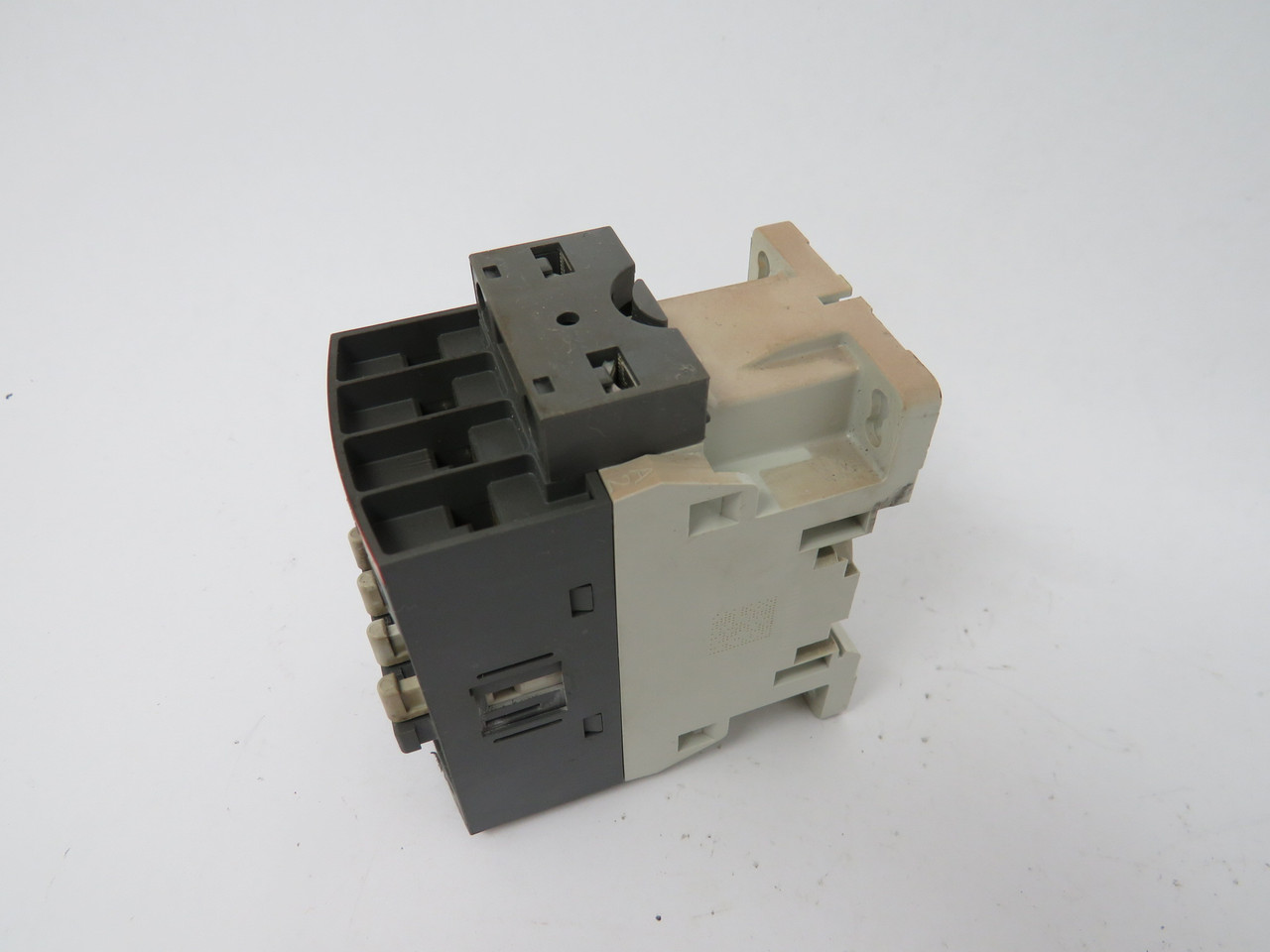 ABB AF09-30-01-13 Contactor 100-250VDC 50/60Hz 3NO 1NC Case Stain/COS WEAR USED