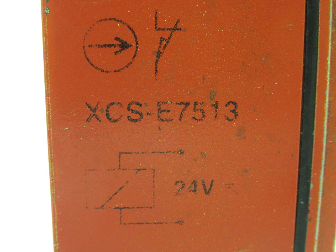 Telemecanique XCS-E7513 Slow Break Safety Switch 2NC/1NO 3P 24/48V 0.55A USED