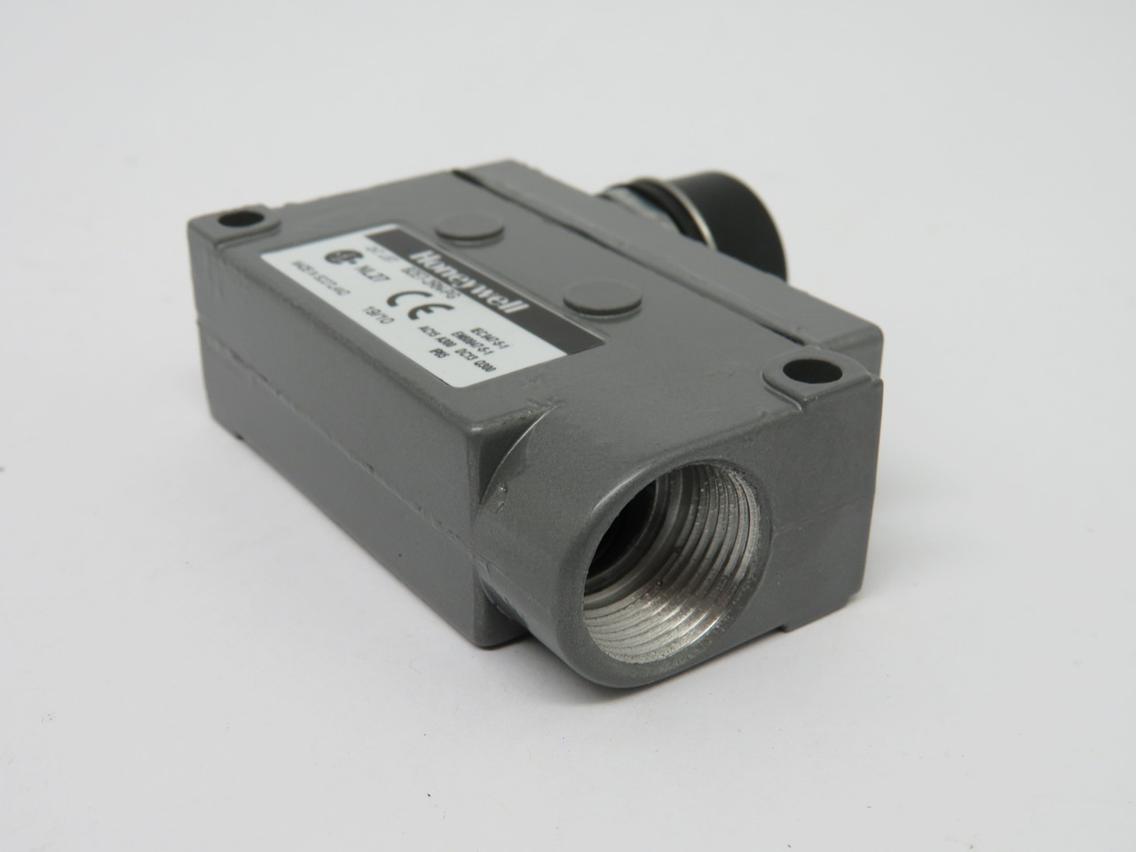 Honeywell BZE7-2RN-PG Snap Action Limit Switch NO/NC C/W Plunger Head NEW