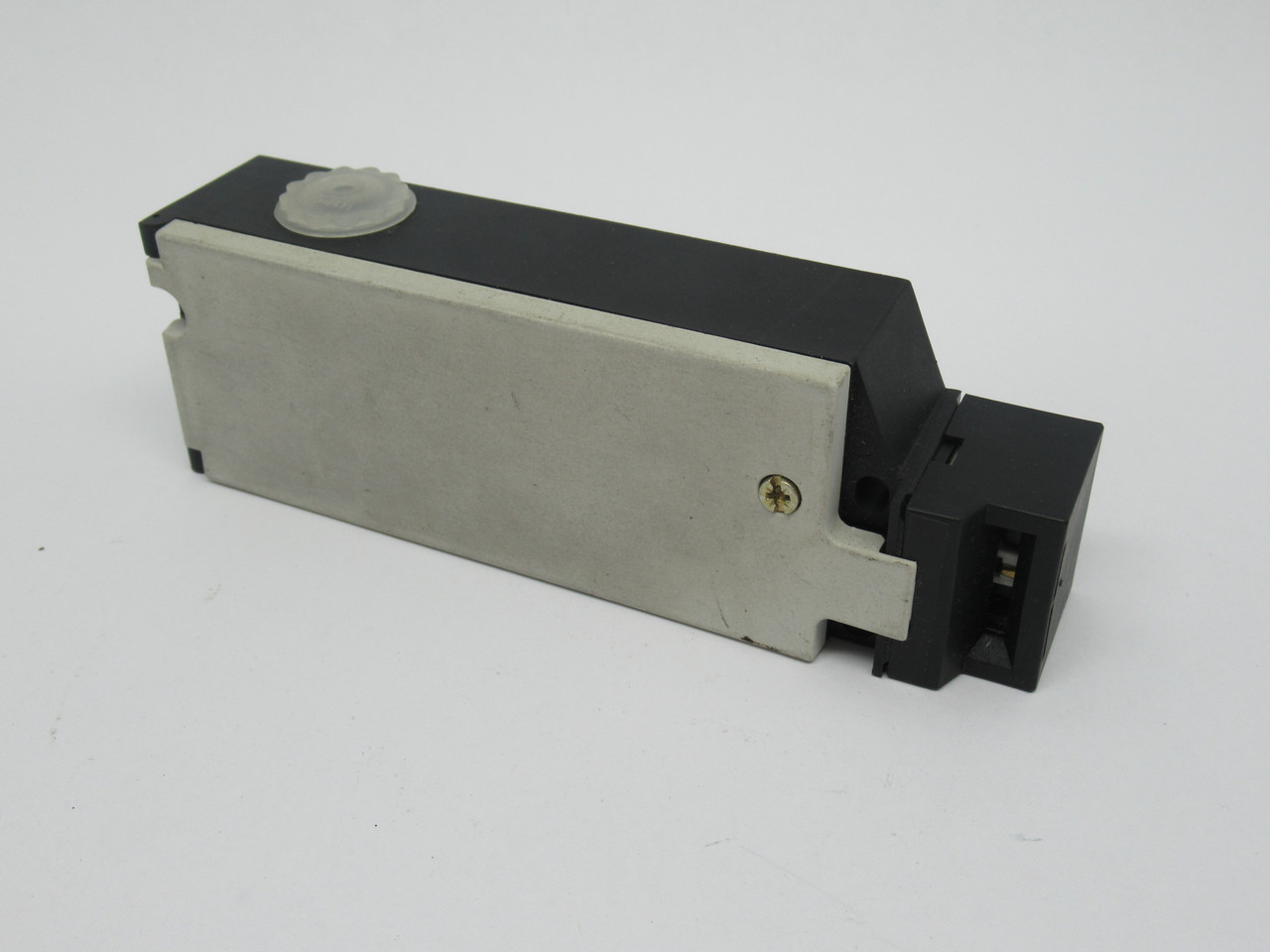 Moeller AT0-11-120AFT-ZBZ/X Mechanical Interlock Switch 1NO/1NC NO KEY USED