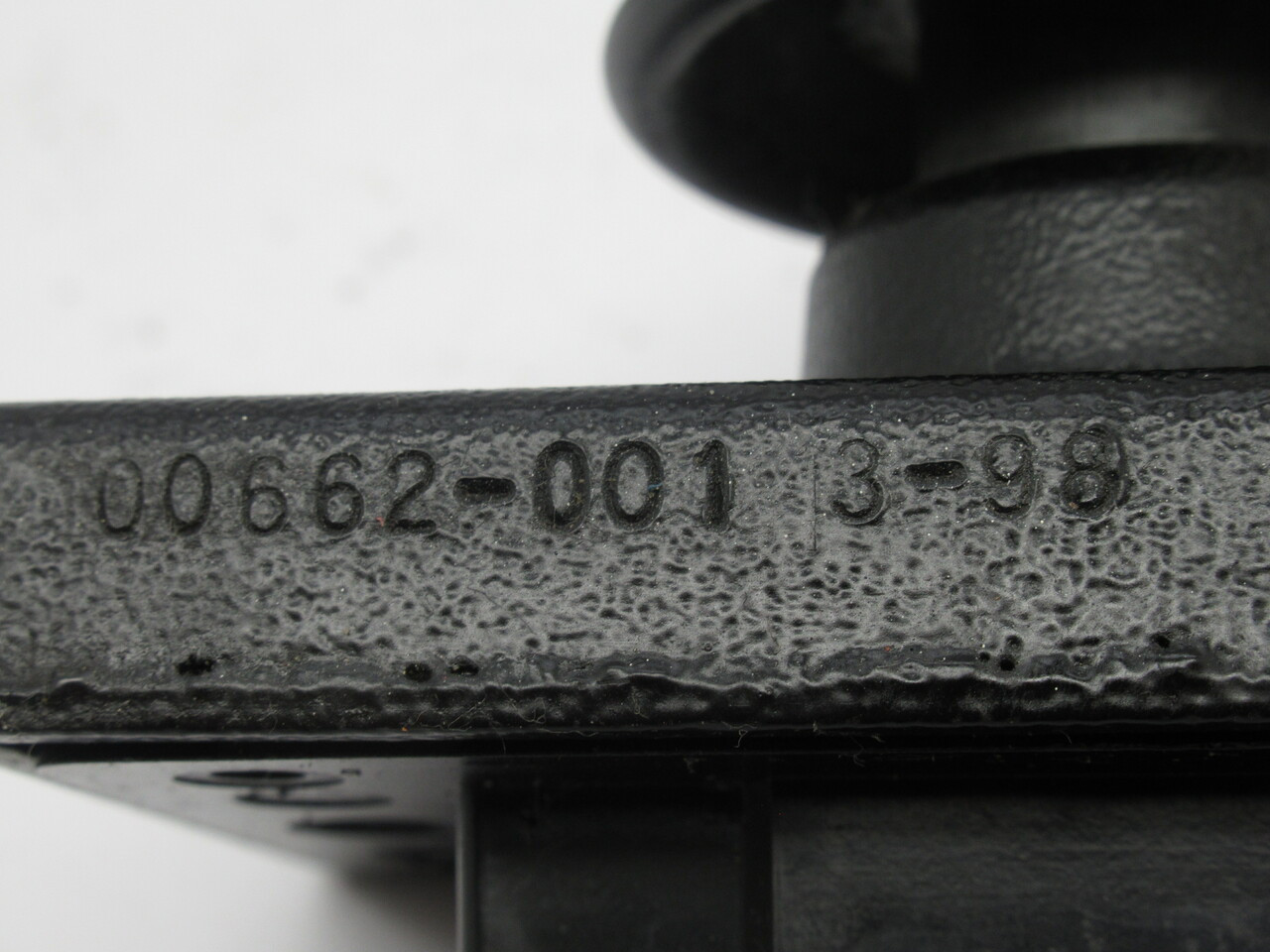 Rees 00662-001-3 Heavy Duty Black Mushroom Button 600VAC 250VDC USED