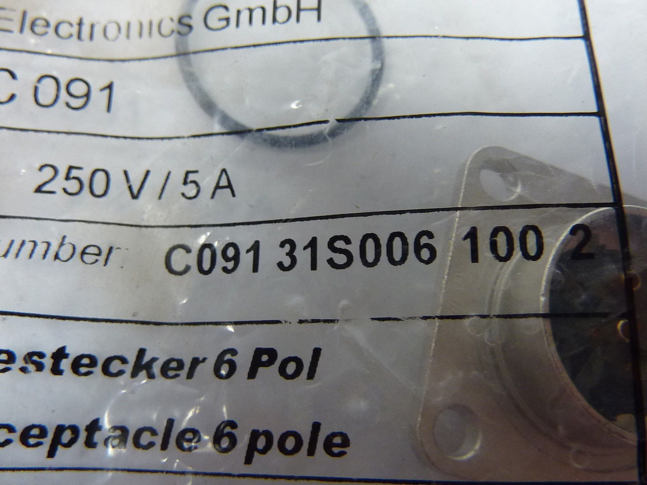 Amphenol C09131S0061002 Male Receptacle 6-Pole 5A 250V NWB
