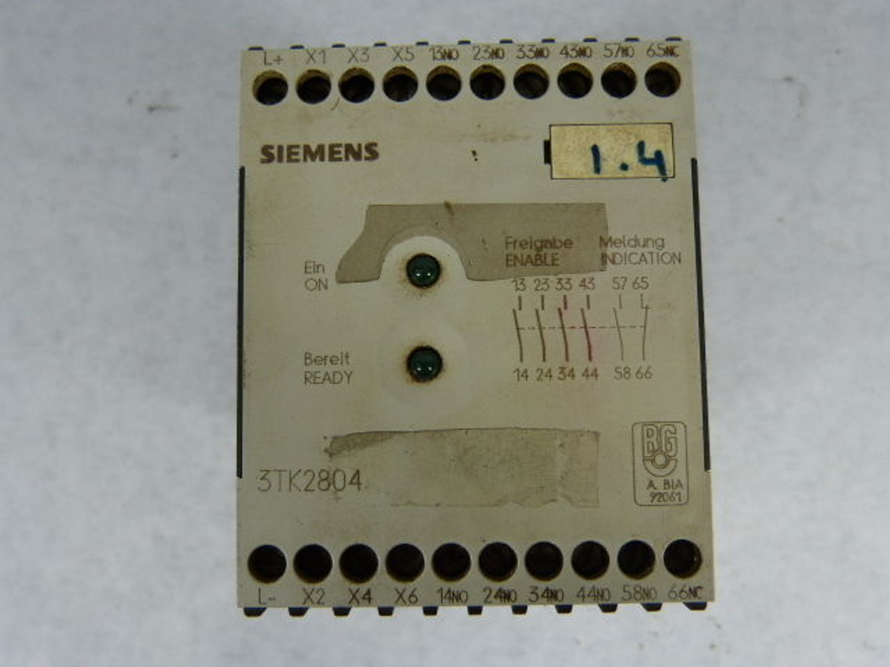 Siemens 3TK2804-OBB4 Safety Relay USED