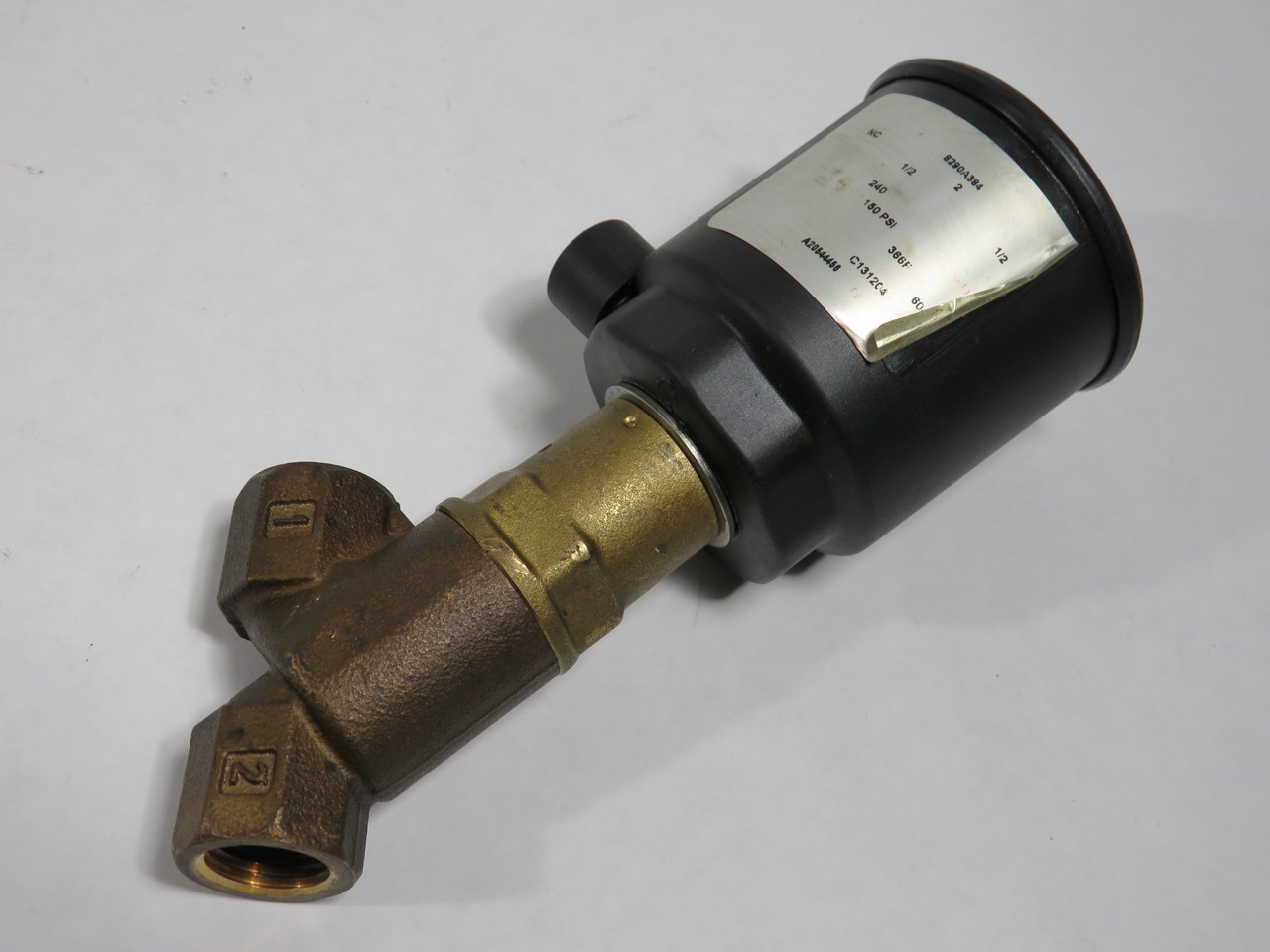 ASCO 8290A384 Angle Body Valve 2-Way 1/2" NPT 150/240psi USED