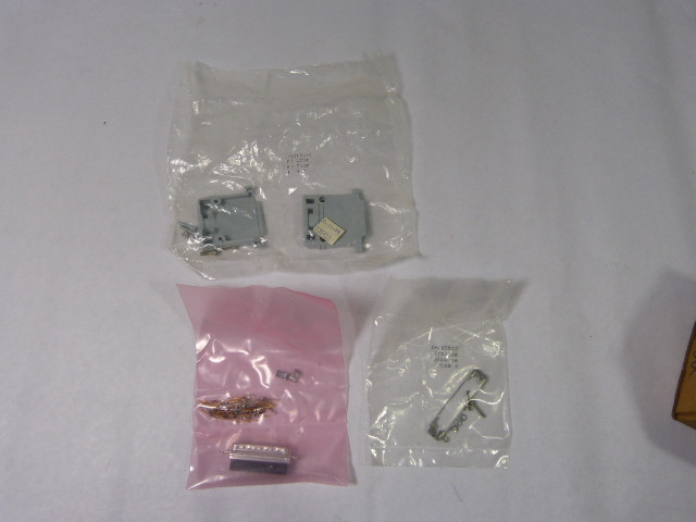 Allen-Bradley 8520-MD44M CNC Accessory Connector Kit ! NEW !