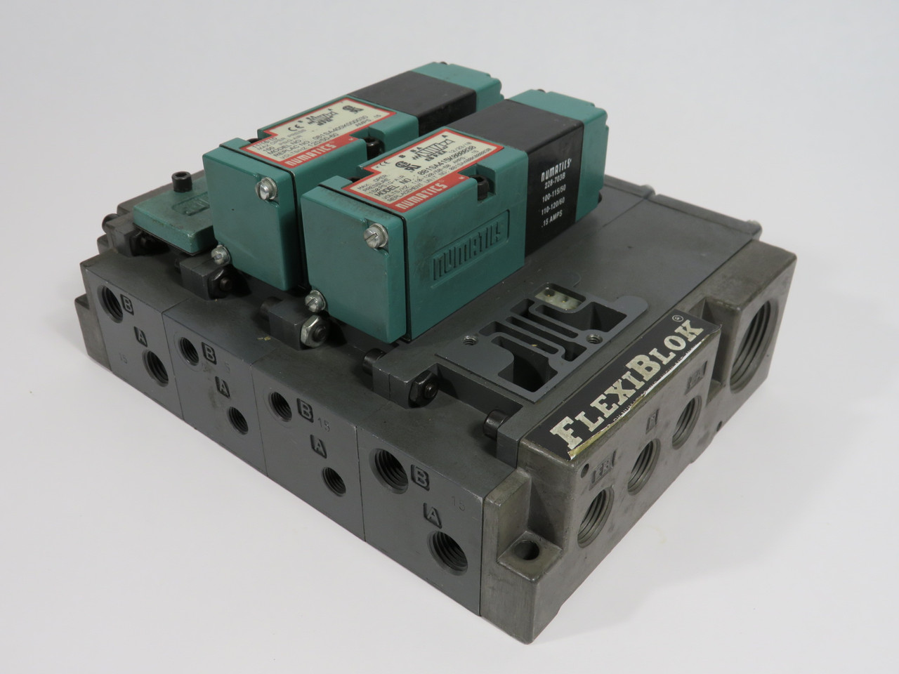 Numatics 081SA400K000030 Manifold Assembly 100-115V@50Hz 110-120V@60Hz HH-5 USED