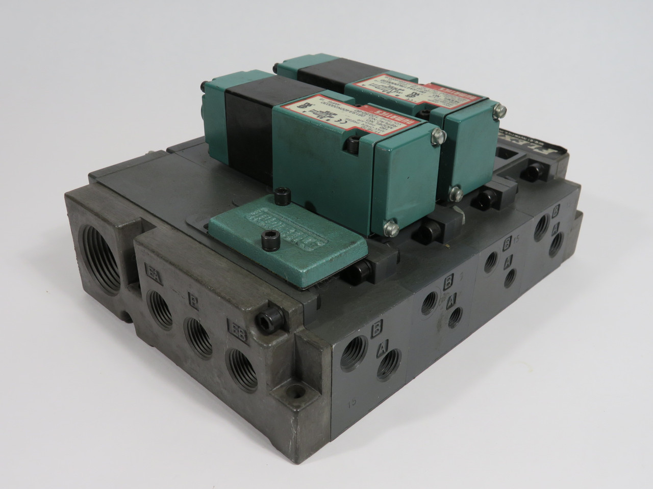 Numatics 081SA400K000030 Manifold Assembly 100-115V@50Hz 110-120V@60Hz HH-5 USED