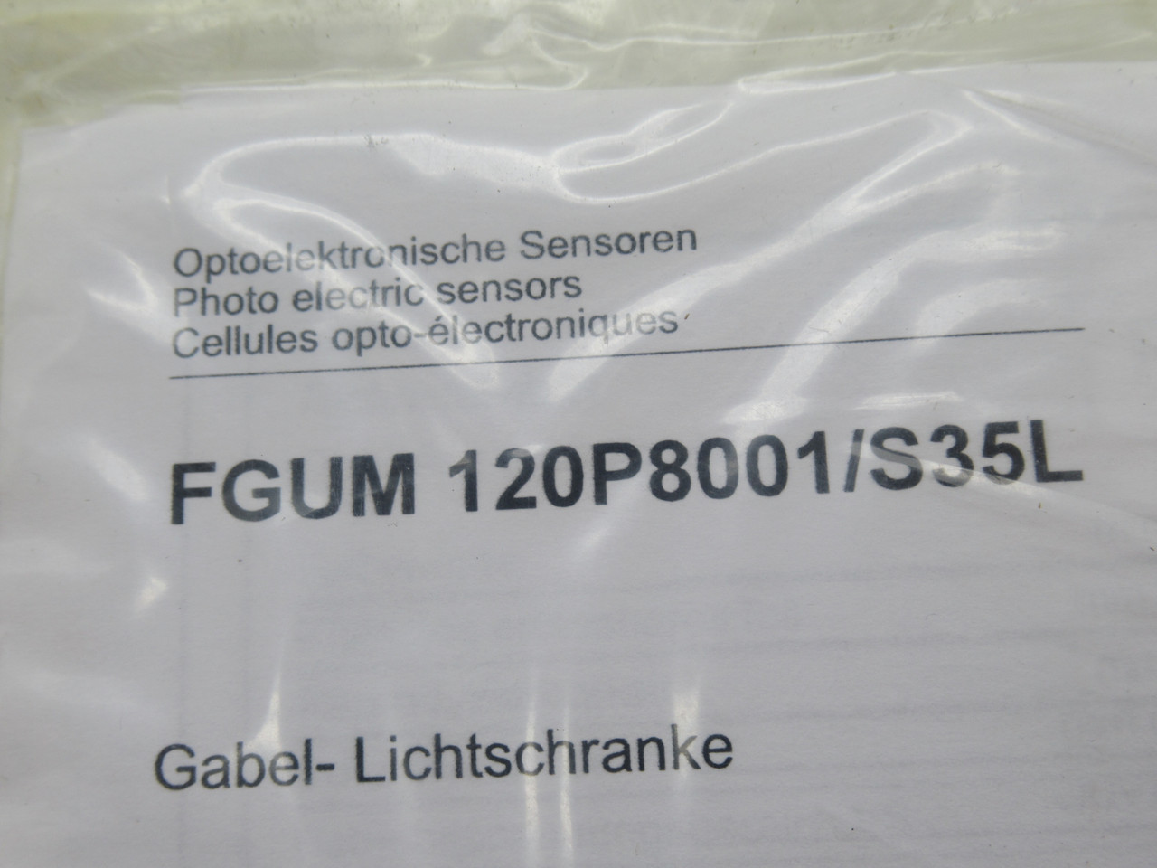 Baumer FGUM-120P8001/S35L Fork Sensor 120mm 10-35VDC 200mA NEW