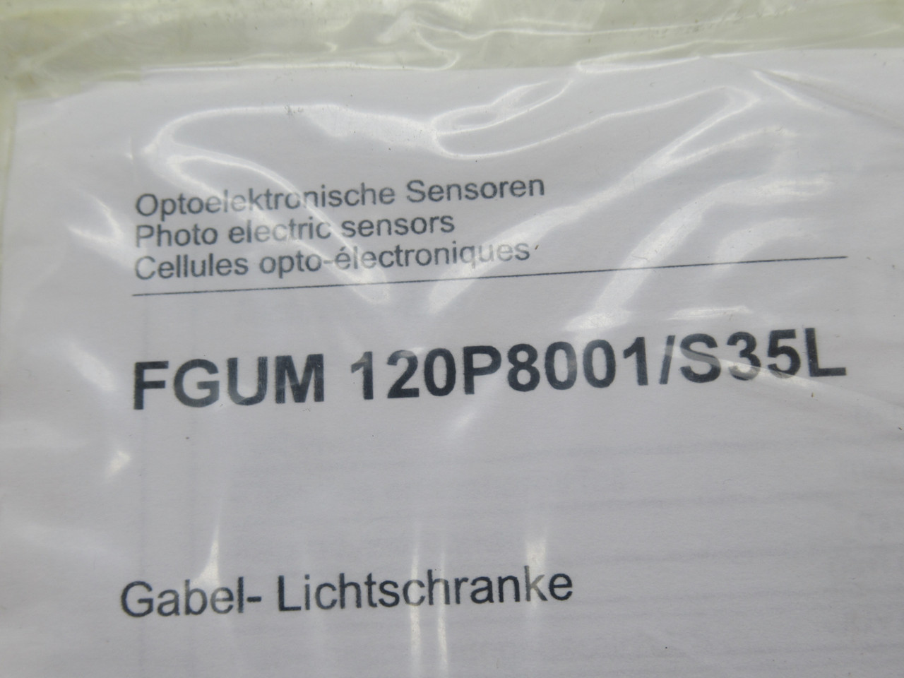 Baumer FGUM-120P8001/S35L Fork Sensor 120mm 10-35VDC 200mA NEW
