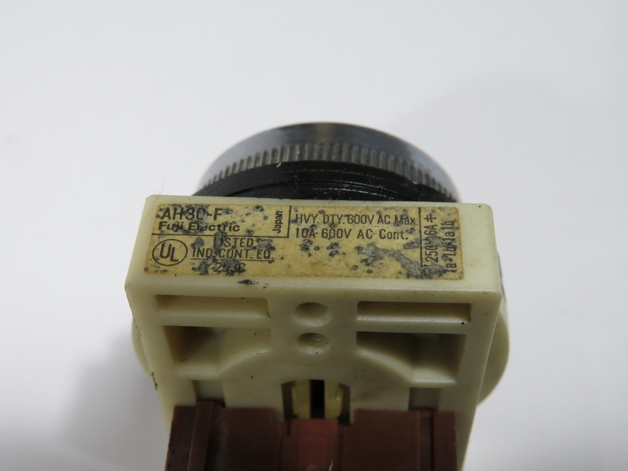 Fuji Electric AH30-FR01 Flush Push Button 600V 1NC Red Cap DAMAGED LABEL USED