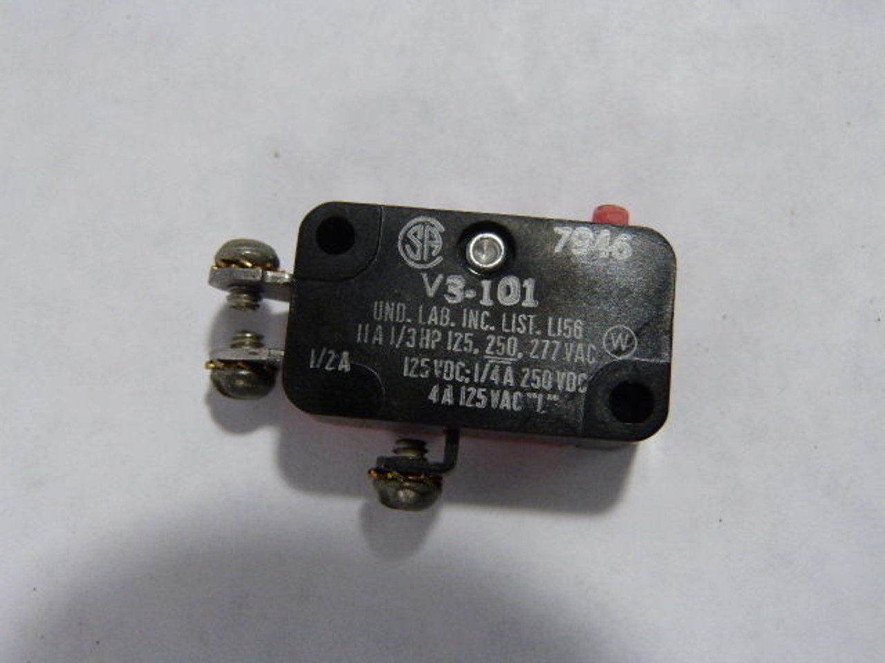 Microswitch V3-101 Snap Action Plunger Microswitch 11A 1/3HP 125/250/277V USED