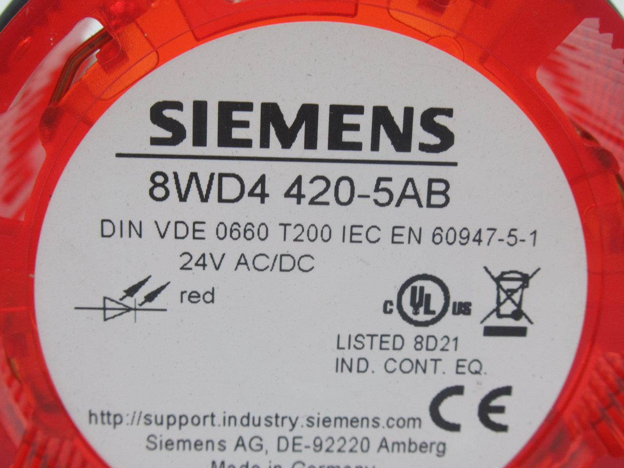 Siemens 8WD4420-5AB Continuous Light Element Red 24VAC/DC 70mm D USED