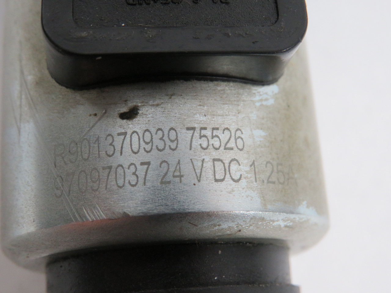 Rexroth R900561274 Directional Spool Valve 24VDC 350bar 4WE 6 D62/EG24N9K4 USED