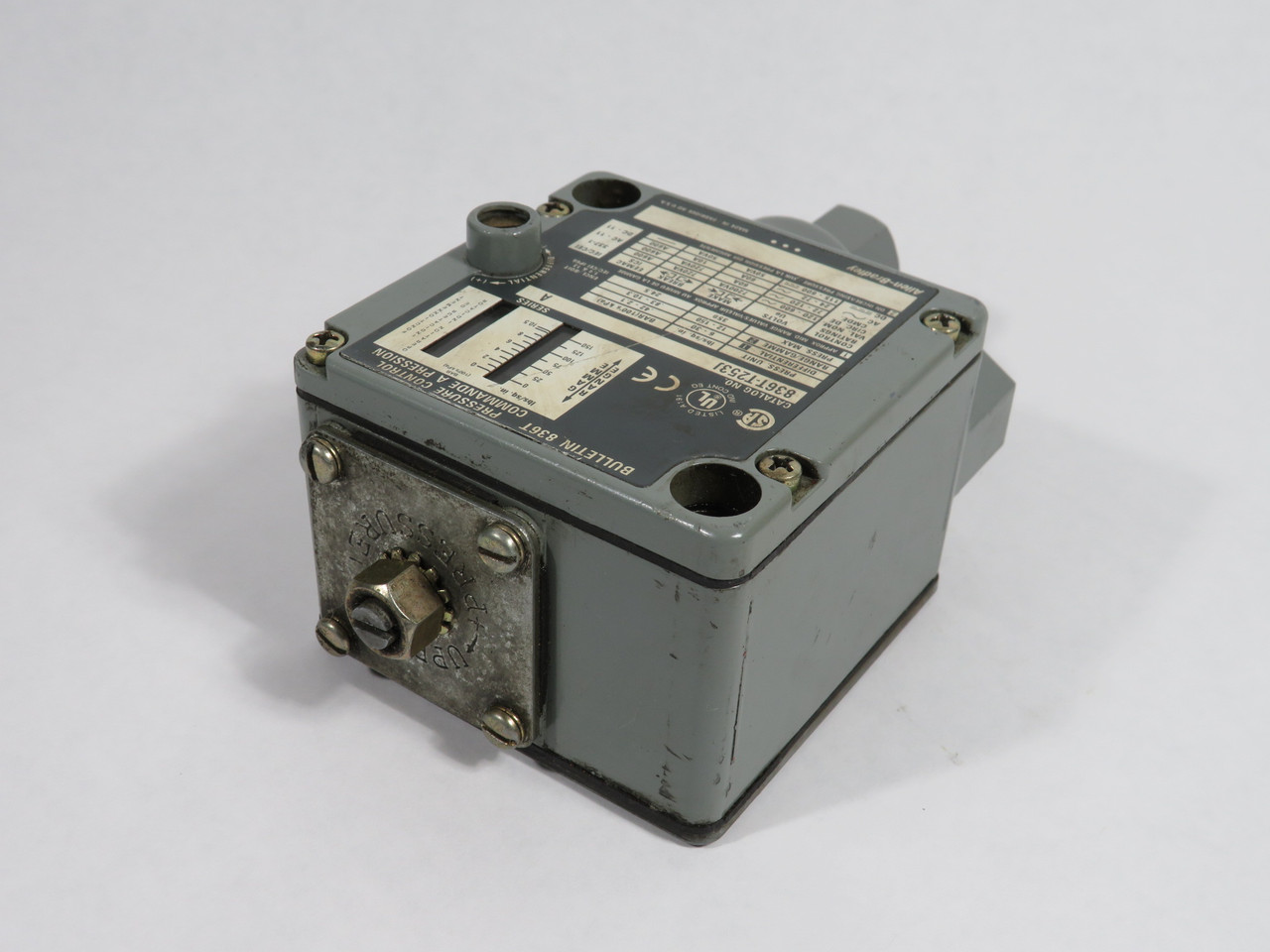 Allen-Bradley 836T-T253J Ser. A Pressure Control TWO DIALS/SHELF WEAR USED
