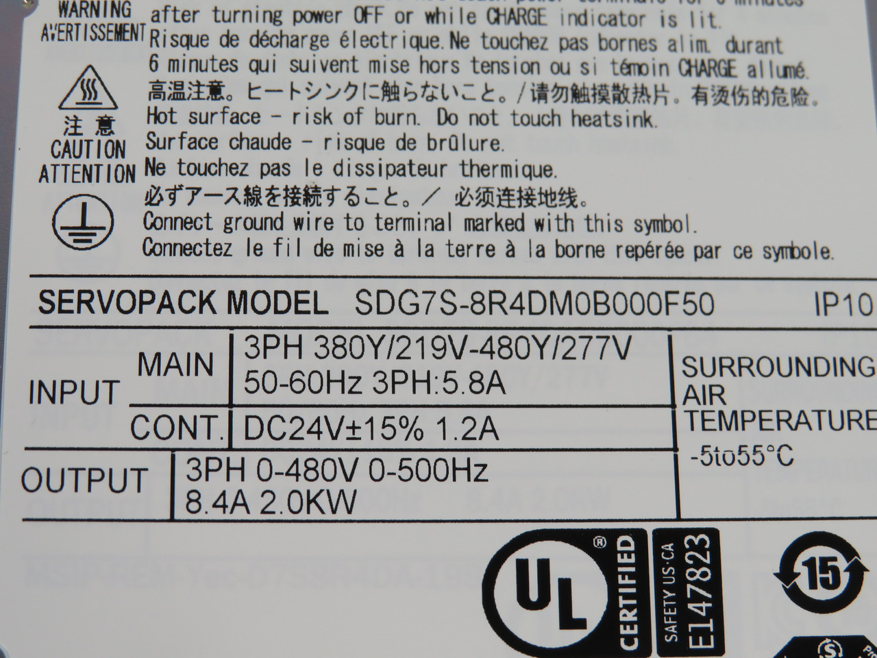 Yaskawa SGD7S-8R4DM0B000F50 Servo Drive 2.0kW 3Ph 0-480V 8.4A BOX DAMAGE NEW