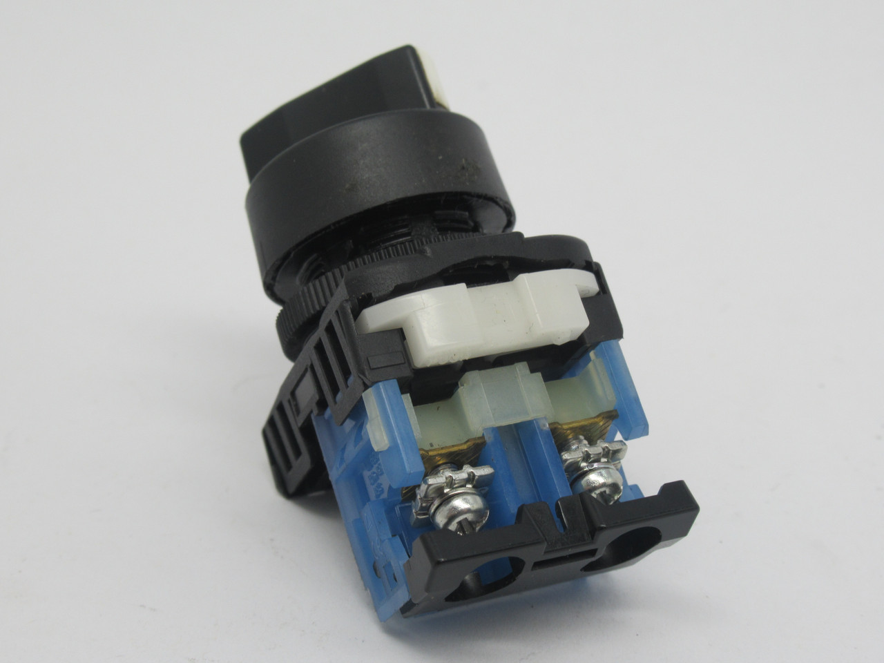 Fuji Electric AR22PR-210BZA 2-Position Selector Switch 1NO Contact USED